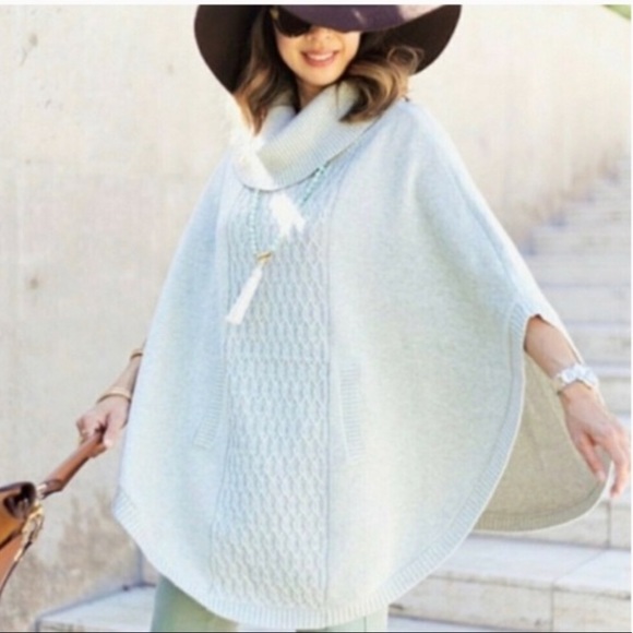 CAbi Sweaters - CAbi cable knit poncho EUC